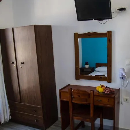 伊奥阿纳酒店 纳乌萨