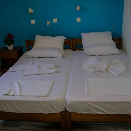 伊奥阿纳酒店 纳乌萨