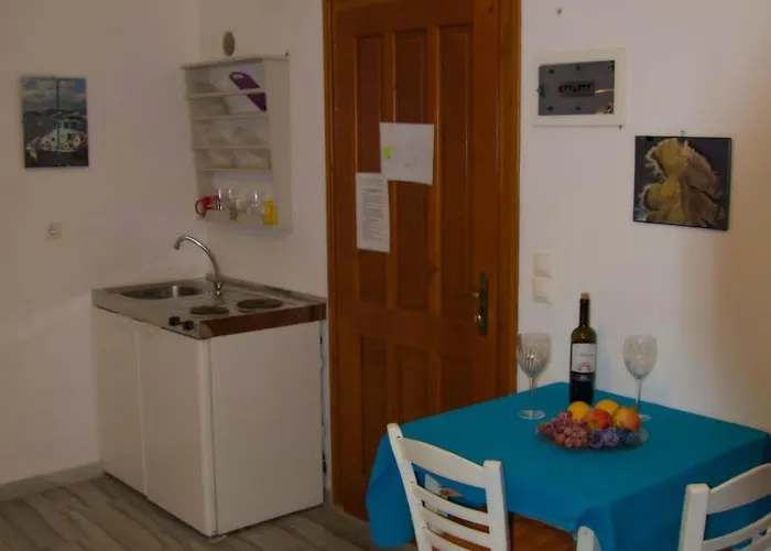 Ioanna מלון דירות 4*