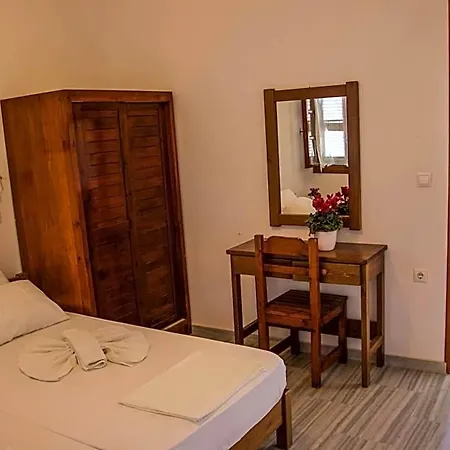 Ioanna Hotel apartamentowy Nausa