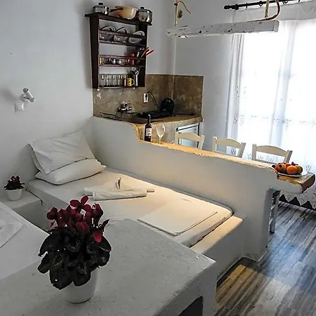 Ioanna Hotel apartamentowy Nausa