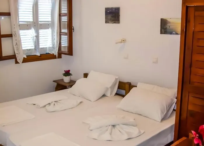 Lägenhetshotell Ioanna 4*